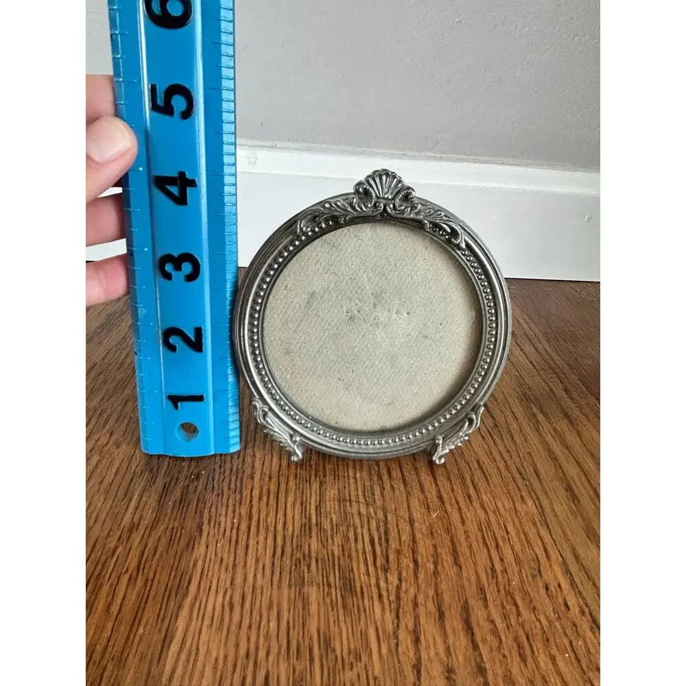 Vintage Metal Round Picture Frame Shell Crest